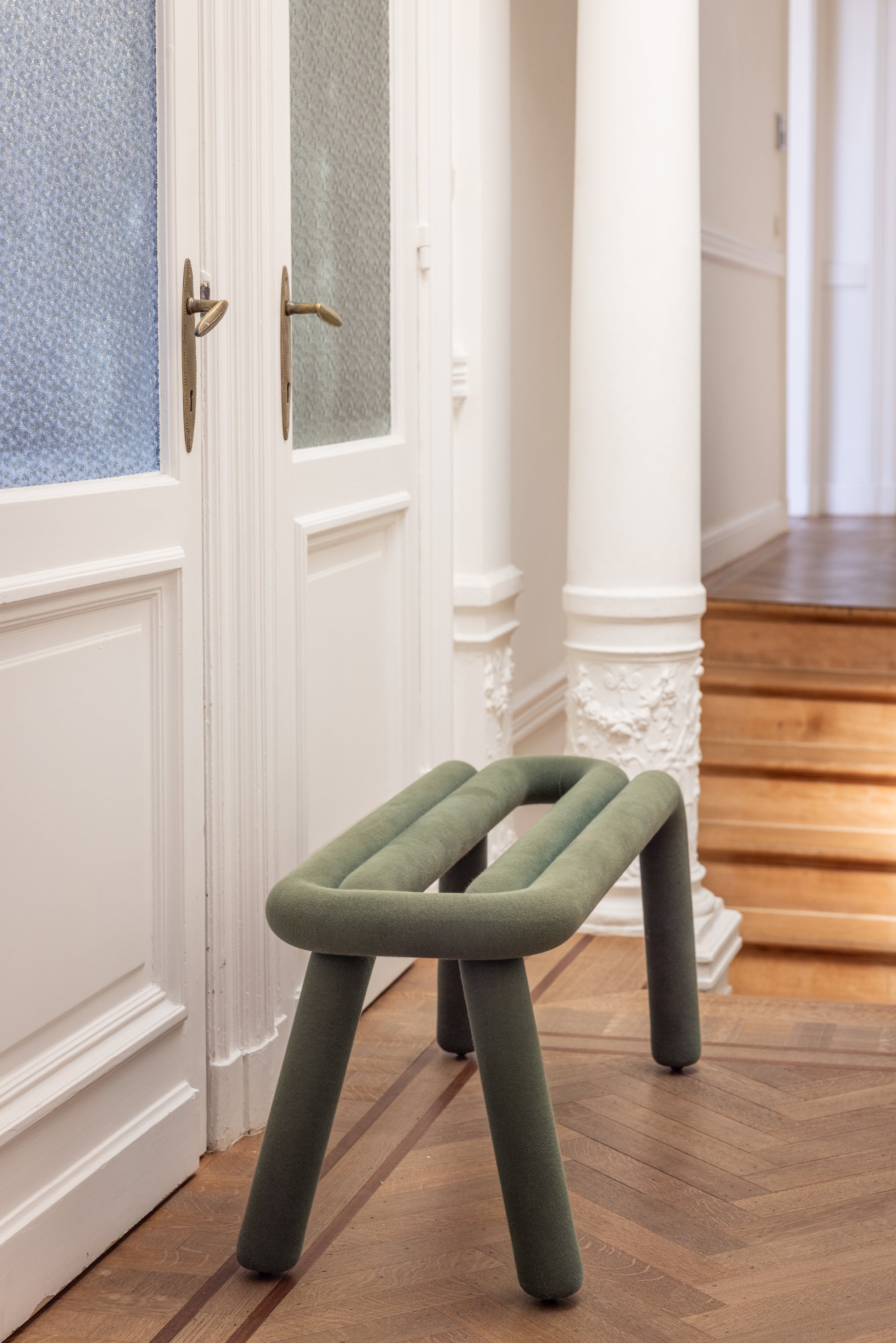 Bold Bench bank van Moustache