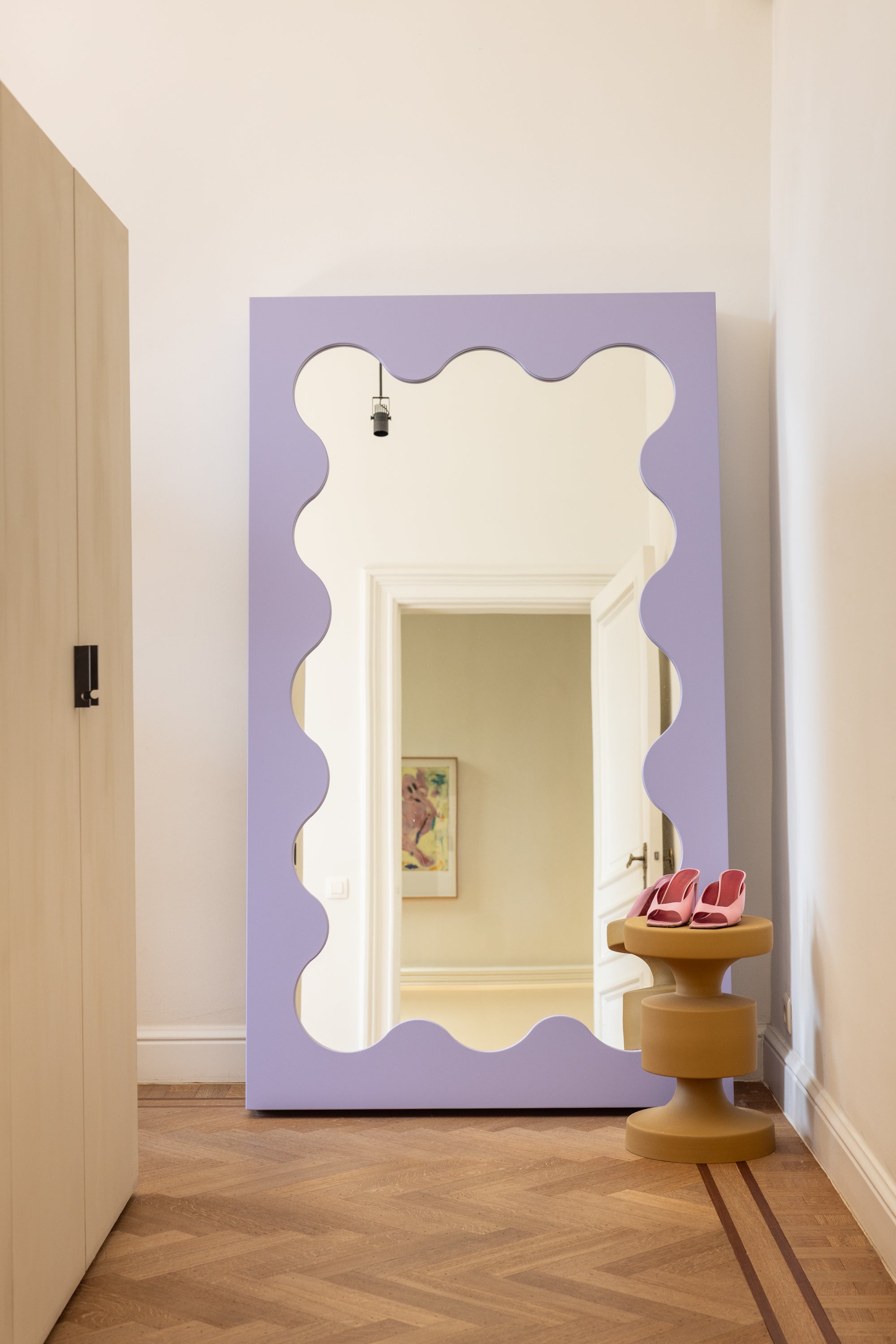 Curvy spiegel van Gustaf Westman