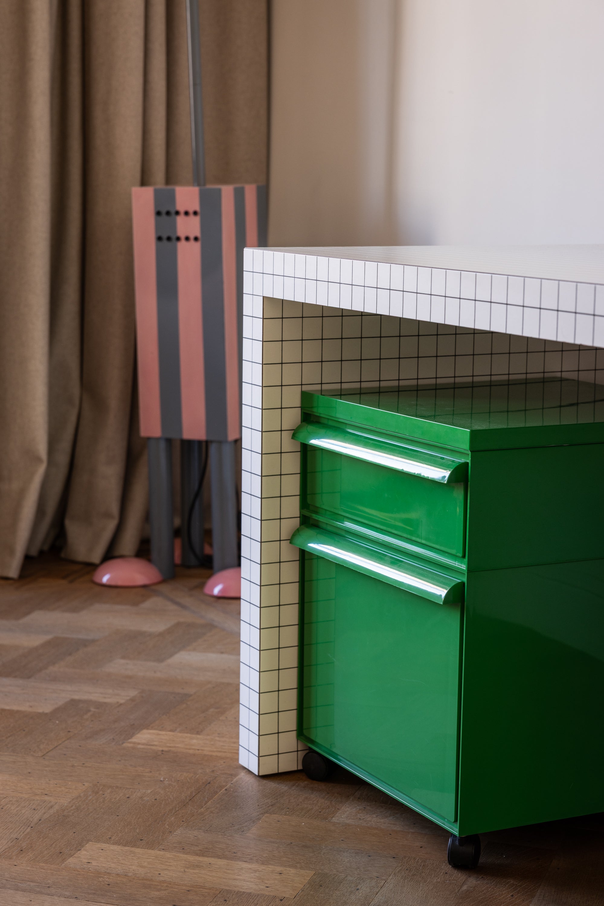 Quaderna tafel van Zanotta